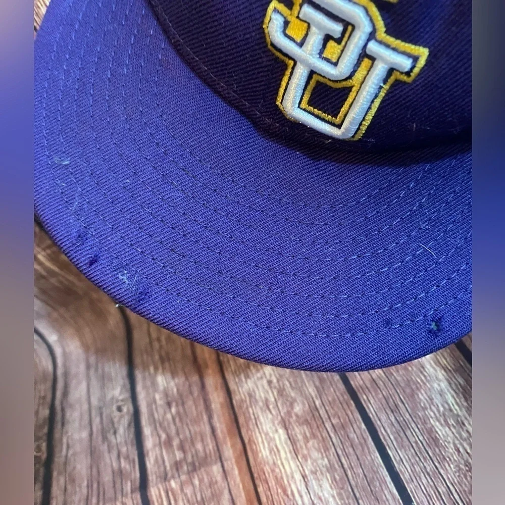 New ERA Mens LSU College Football Team  Purple Baseball Cap  7 7/8” fit